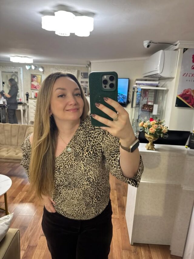 А что ещё нам, девочкам — и маленьким, и взрослым, нужно?
Свежая укладка и новая кофточка) Сразу настроение другое ☺️

Сегодня, как и вчера, мы сделали многих женщин счастливее — и это так прекрасно 🥰

В эту войну как никогда - к нам приходят, чтобы выдохнуть, расслабиться, почувствовать себя красивыми…
И уходят с блеском в глазах 🫶🏻

Кажется, мы все стали СИЛЬНЕЕ —
и научились ЛЮБИТЬ себя ещё больше ♥️♥️♥️ 
 
Салон Marina Kogan 
📍Кирият Бялик , Ханита 10
📲0527863873
Онлайн запись http://n422938.alteg.io
#marinakogan #מכוןיופימרינהקוגן #маринакоган #кириятбялик  #любовь всеуслугикрасоты лучшиемастераздесьизраиль עםאישראילחי